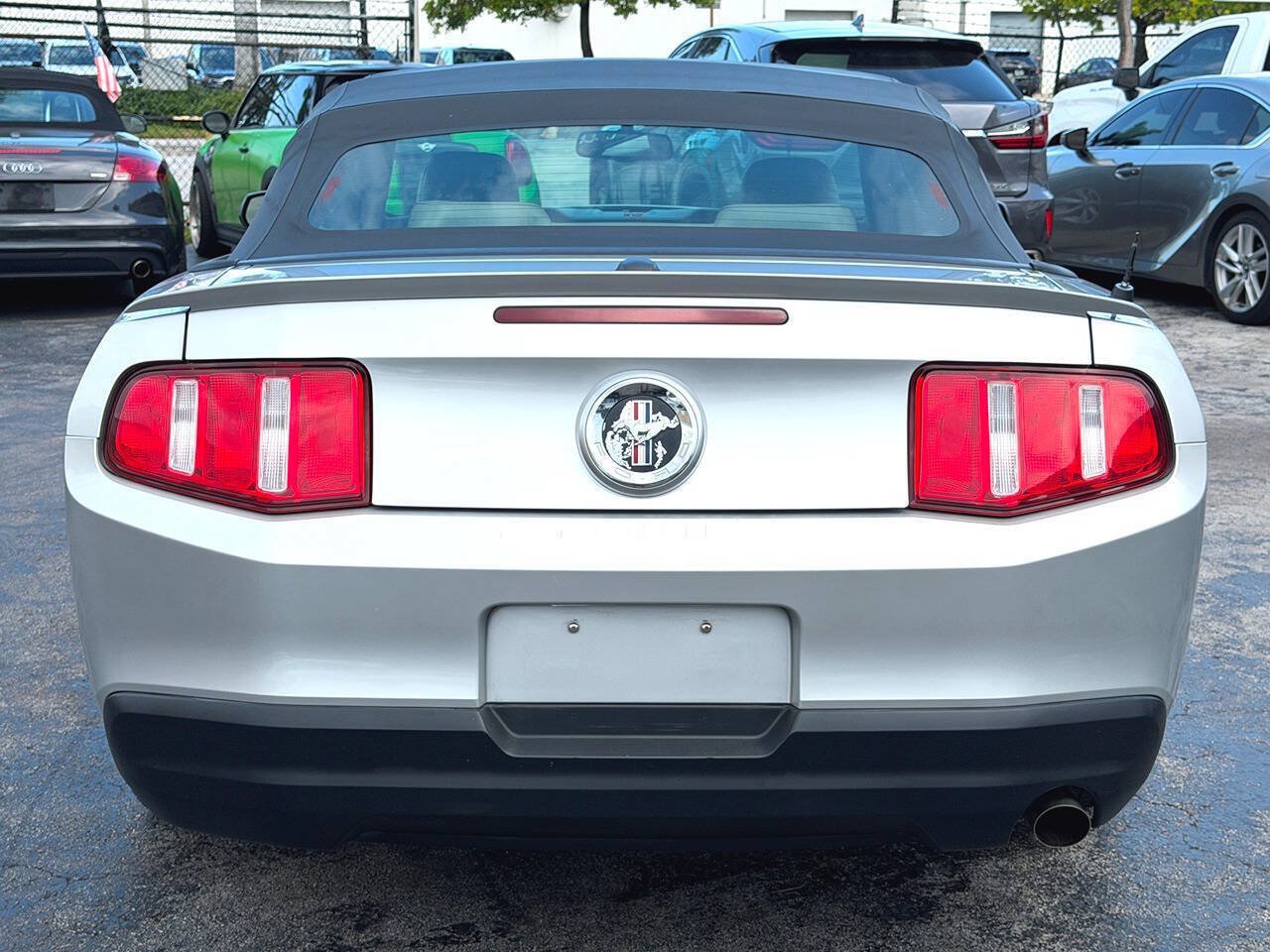 Used 2010 Ford Mustang Convertible RWD image 16