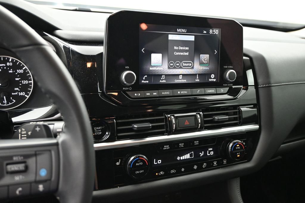 Used 2025 Nissan Pathfinder SV AWD/4WD image 21