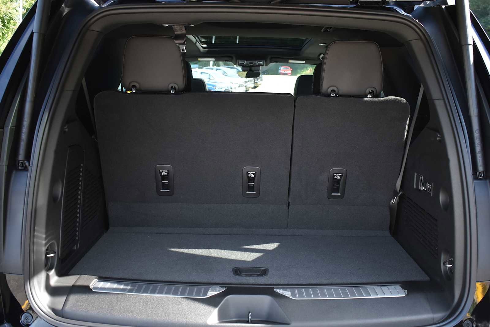 New 2025 Chevrolet Tahoe High Country w/ Sun And Tow Package image 8