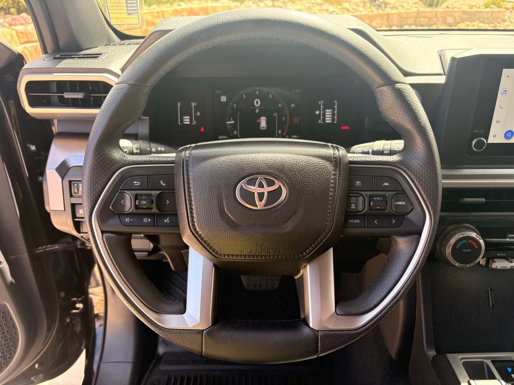 Used 2025 Toyota 4Runner SR5 AWD/4WD image 23