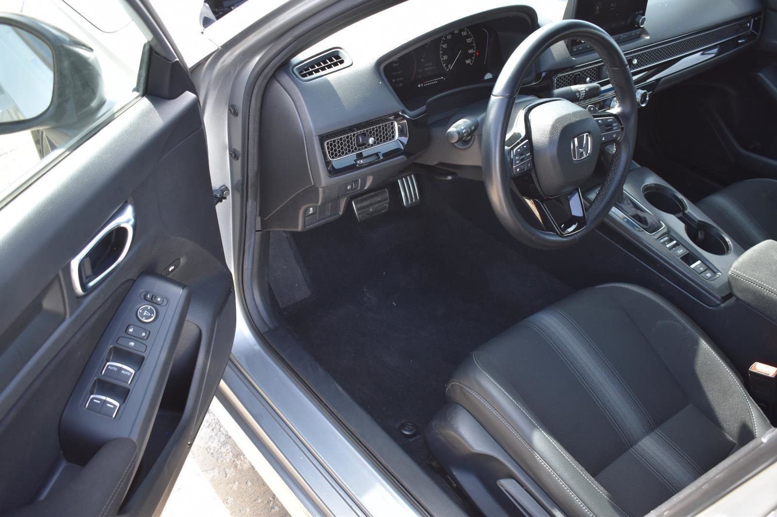 Used 2025 Honda Civic Sport image 17