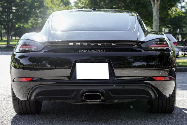 Used 2017 Porsche 718 Cayman RWD image 7