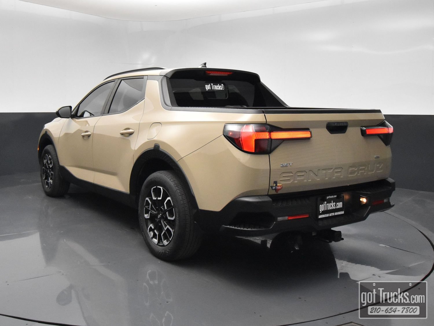Used 2023 Hyundai Santa Cruz SEL Premium AWD/4WD image 5