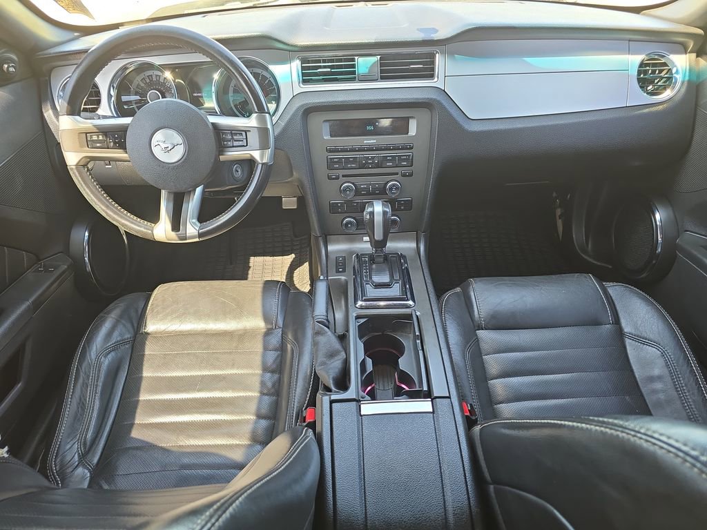 Used 2013 Ford Mustang Premium RWD image 9