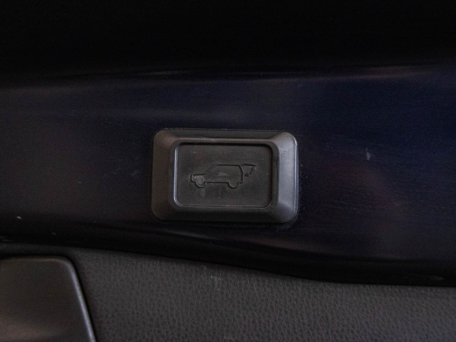 Used 2019 Toyota RAV4 XSE w/ Carpet Mat Package AWD/4WD image 25