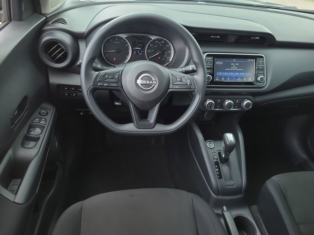 Certified 2025 Nissan Kicks Play S image 12