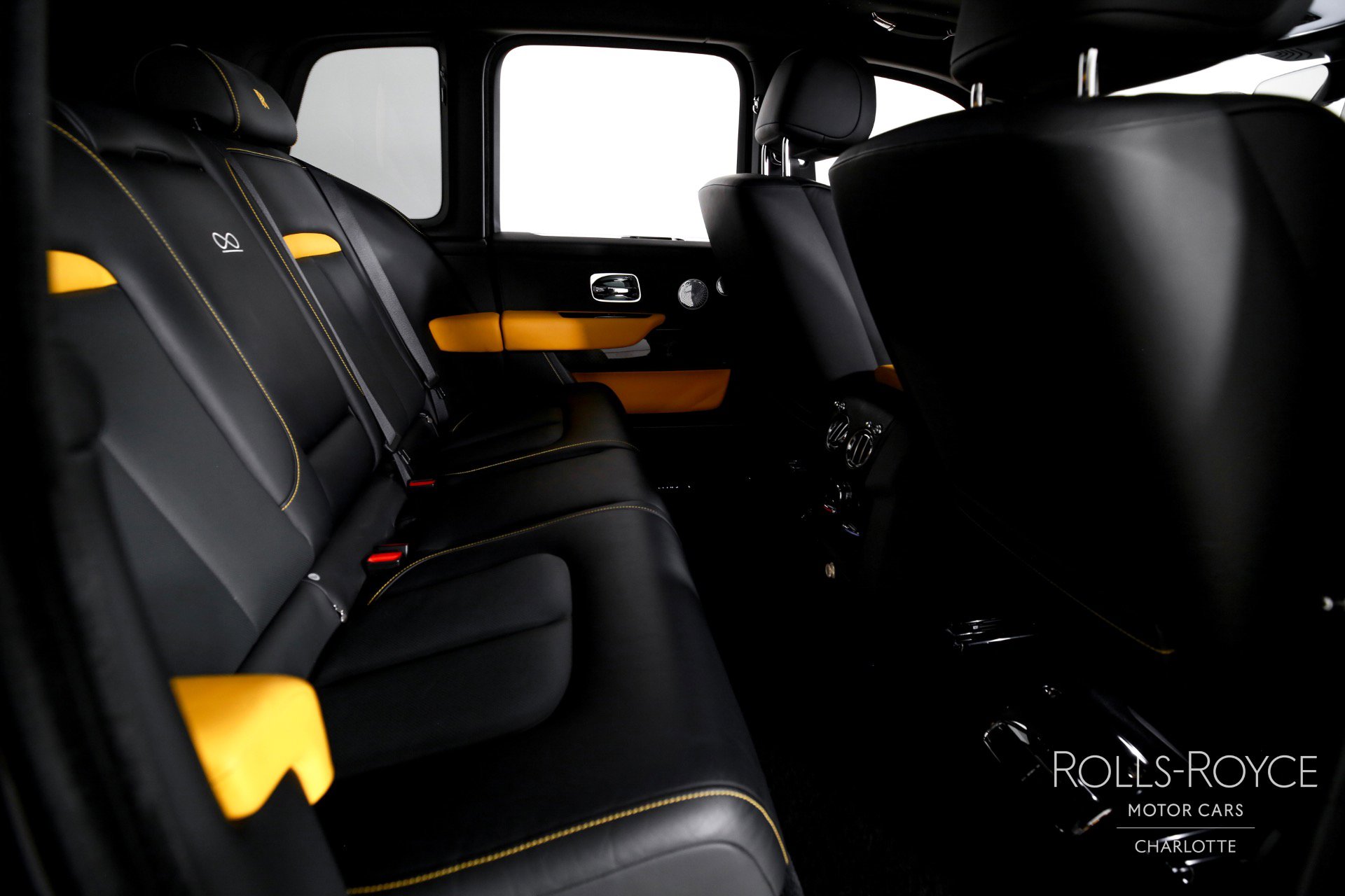 Certified 2023 Rolls-Royce Cullinan Black Badge w/ Driver's Package image 27