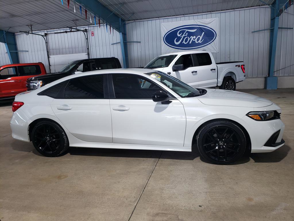 Used 2023 Honda Civic Sport image 2