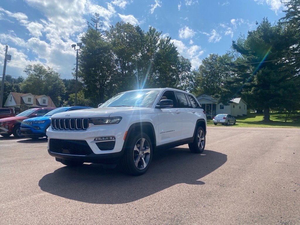 New 2025 Jeep Grand Cherokee Limited image 1