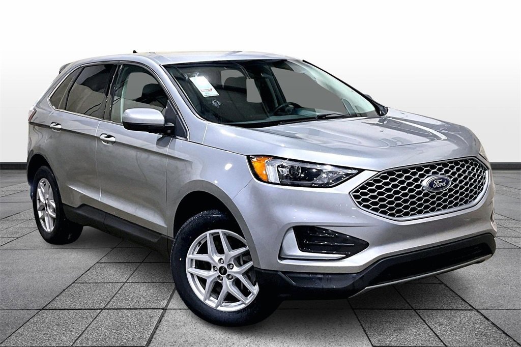 Used 2024 Ford Edge SEL image 2