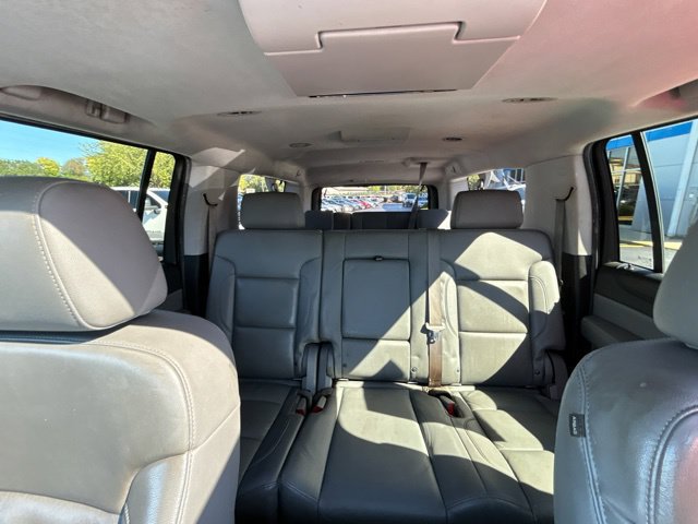 Used 2015 Chevrolet Suburban LT w/ Luxury Package AWD/4WD image 43