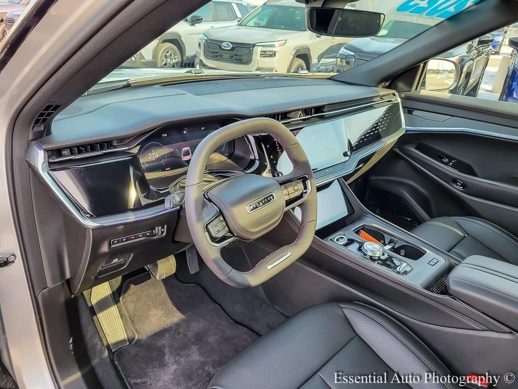 Used 2025 Jeep Wagoneer S Limited AWD/4WD image 9
