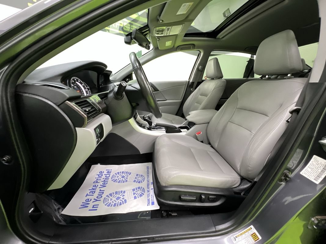 Used 2016 Honda Accord Touring image 17