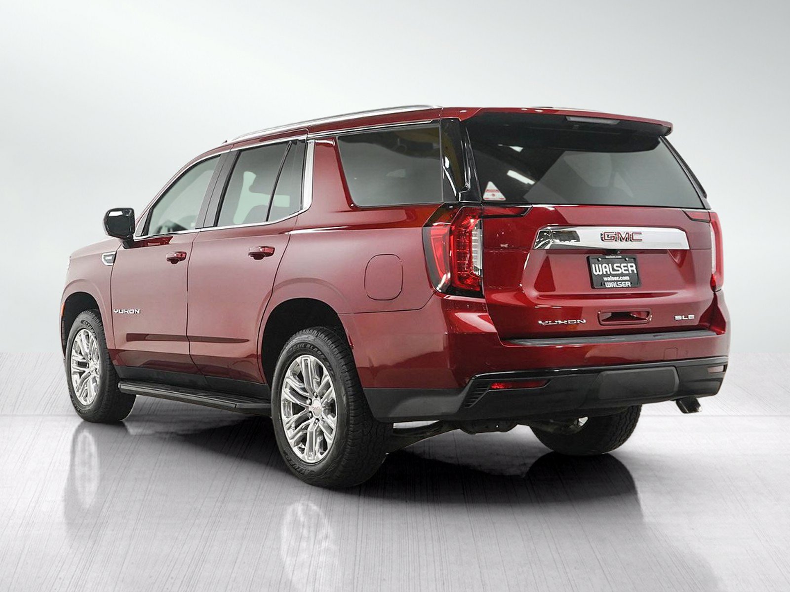 Used 2021 GMC Yukon SLE AWD/4WD image 3