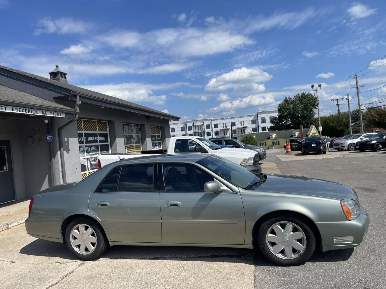 Used 2005 Cadillac De Ville DTS w/ Equipment Group FWD image 16