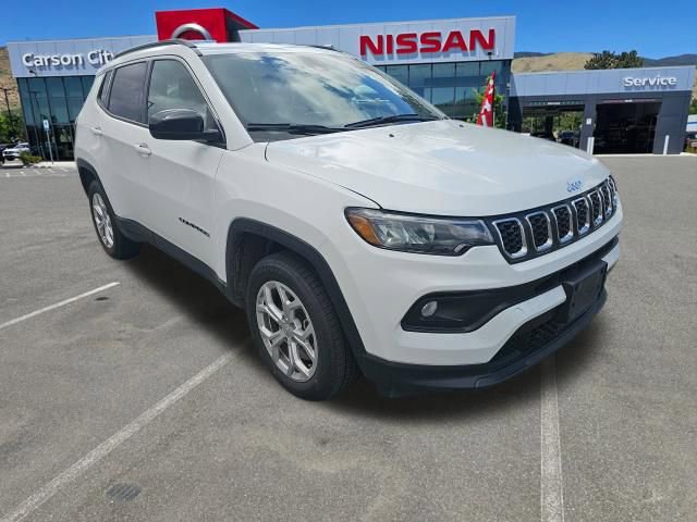 Used 2024 Jeep Compass Latitude image 5