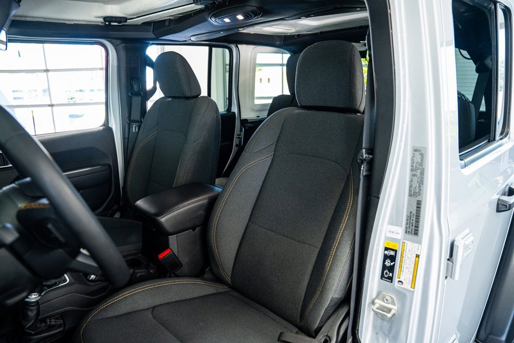 Used 2024 Jeep Wrangler Willys image 35