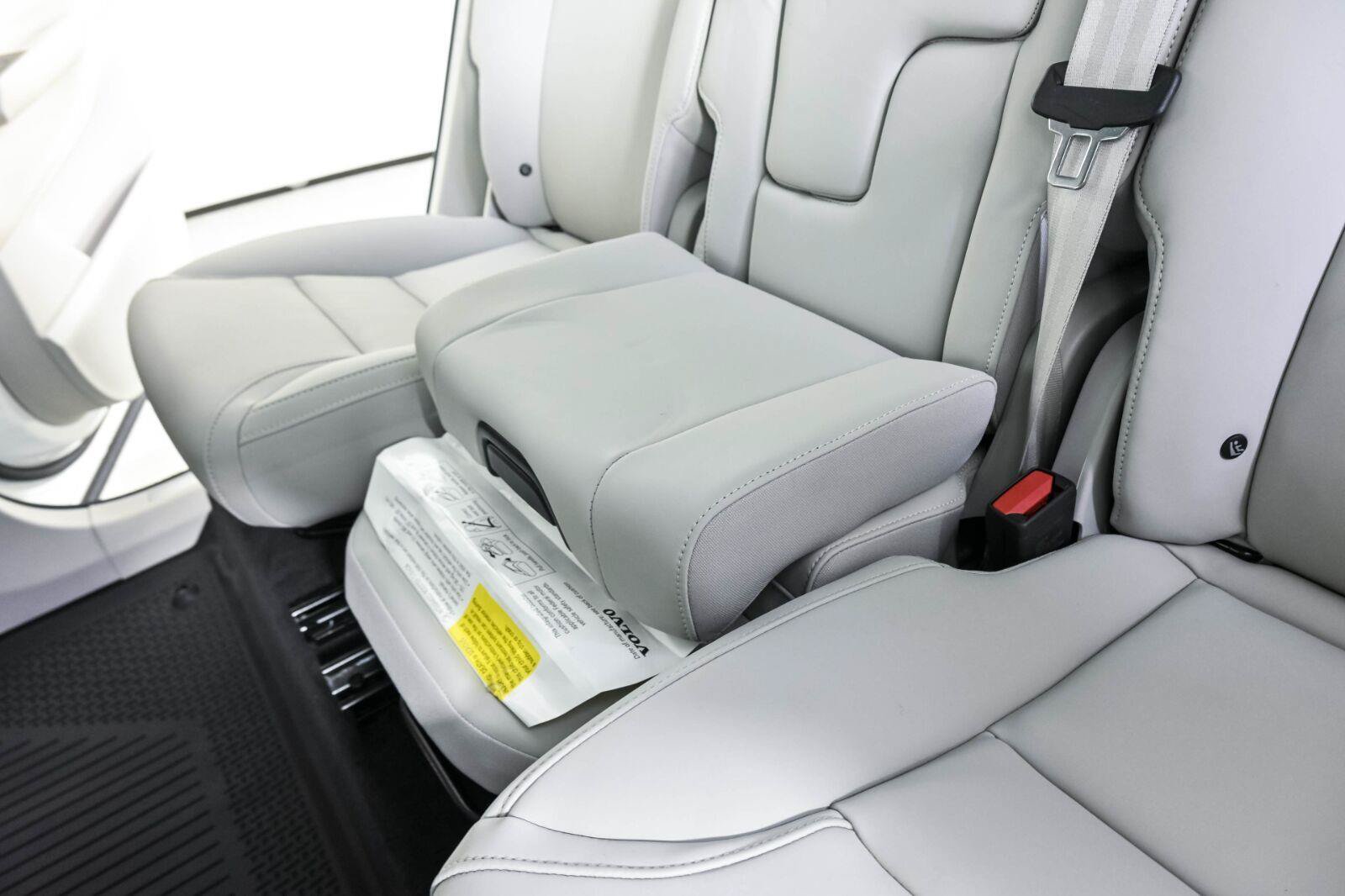 Used 2025 Volvo EX90 Ultra AWD/4WD image 18