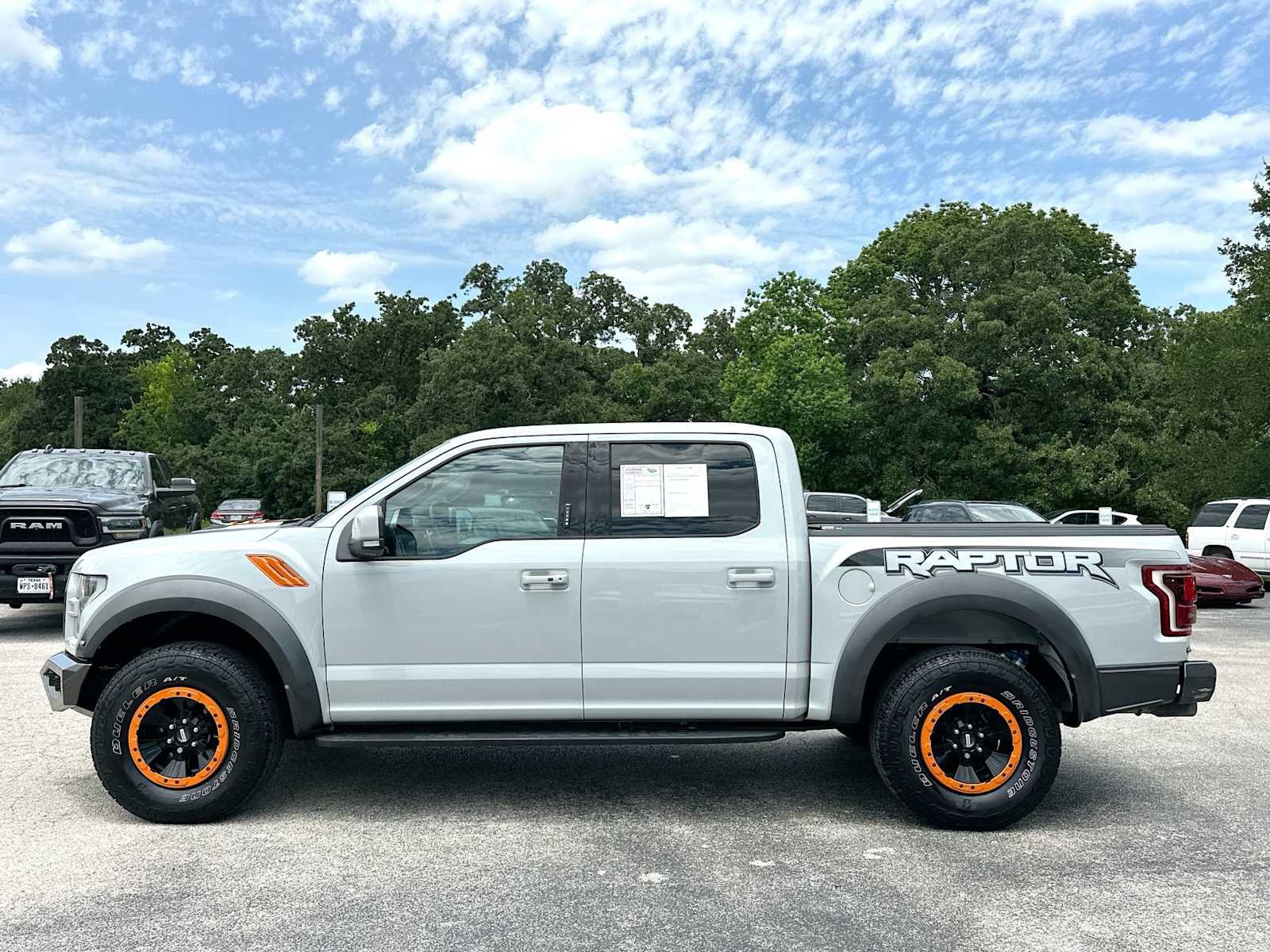 Used 2017 Ford F150 Raptor w/ Equipment Group 802A Luxury AWD/4WD image 12