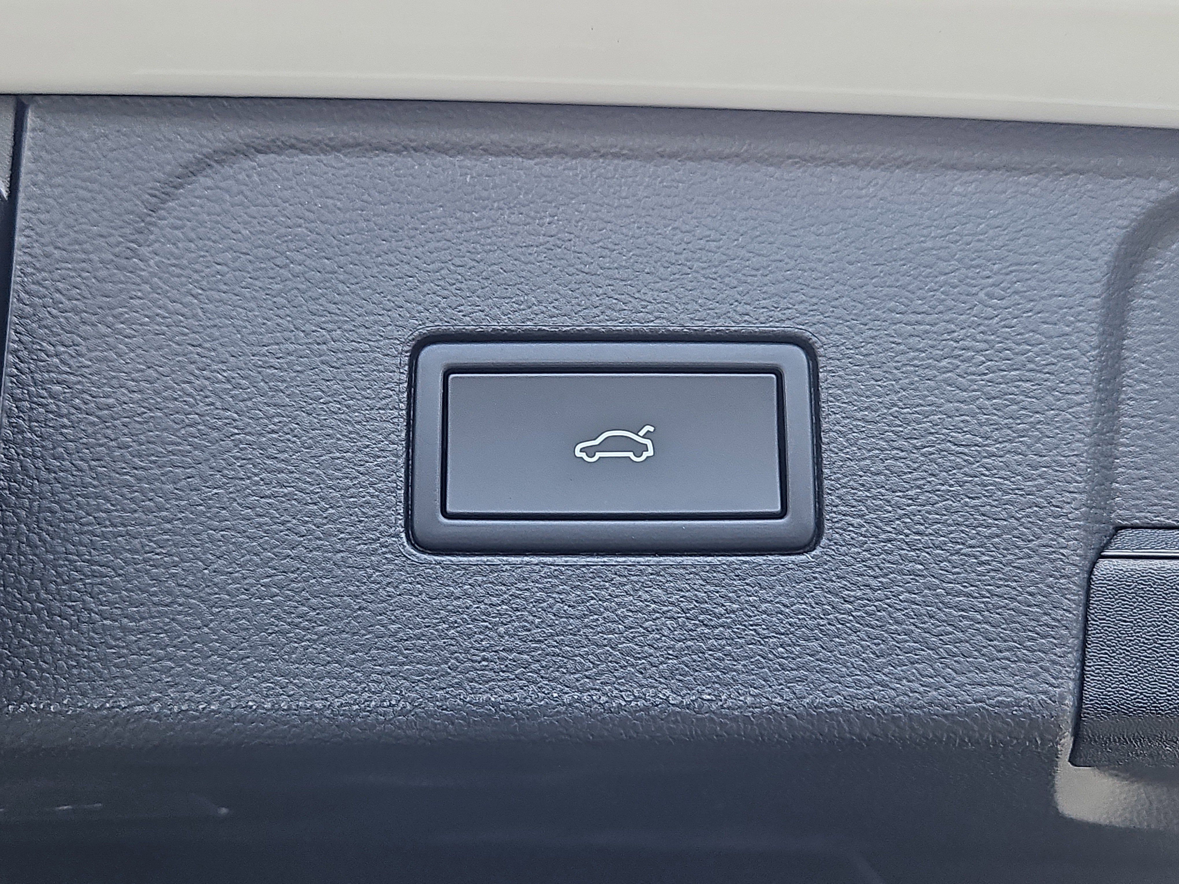 New 2026 Volkswagen Atlas SEL image 14