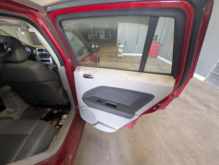 Used 2007 Dodge Caliber R/T w/ Leather Interior Group AWD/4WD image 28