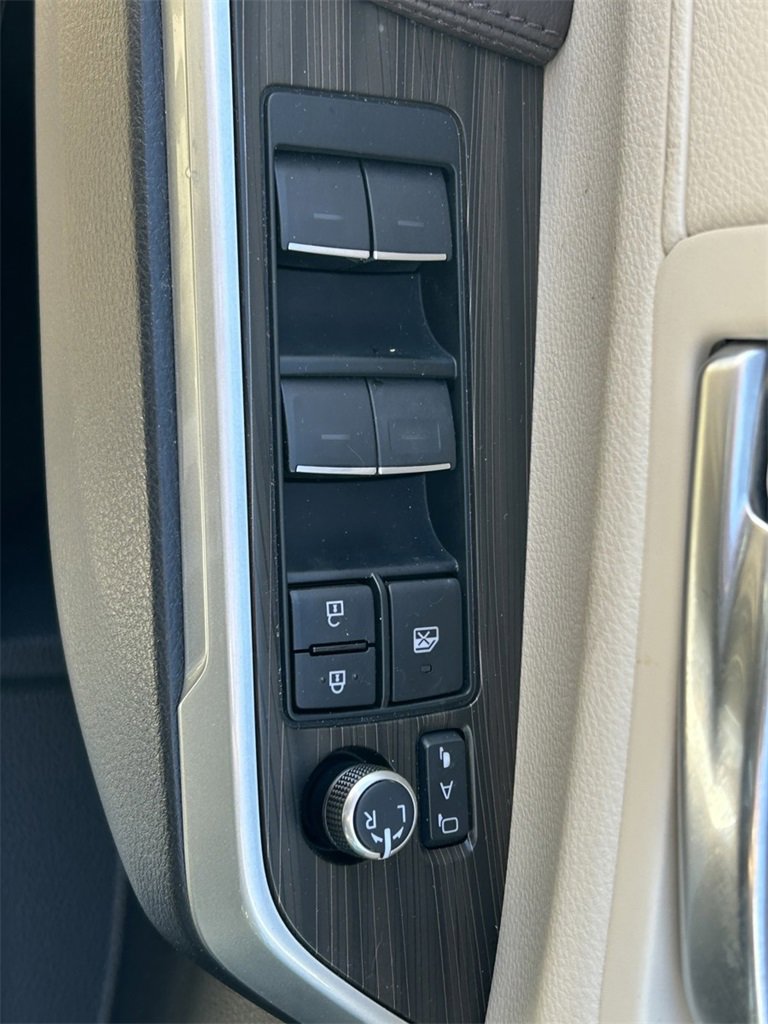 Used 2023 Toyota Sienna Platinum image 24