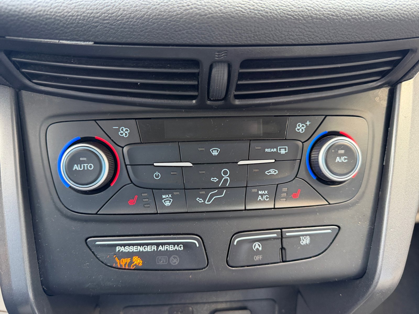 Used 2019 Ford Escape SE image 11