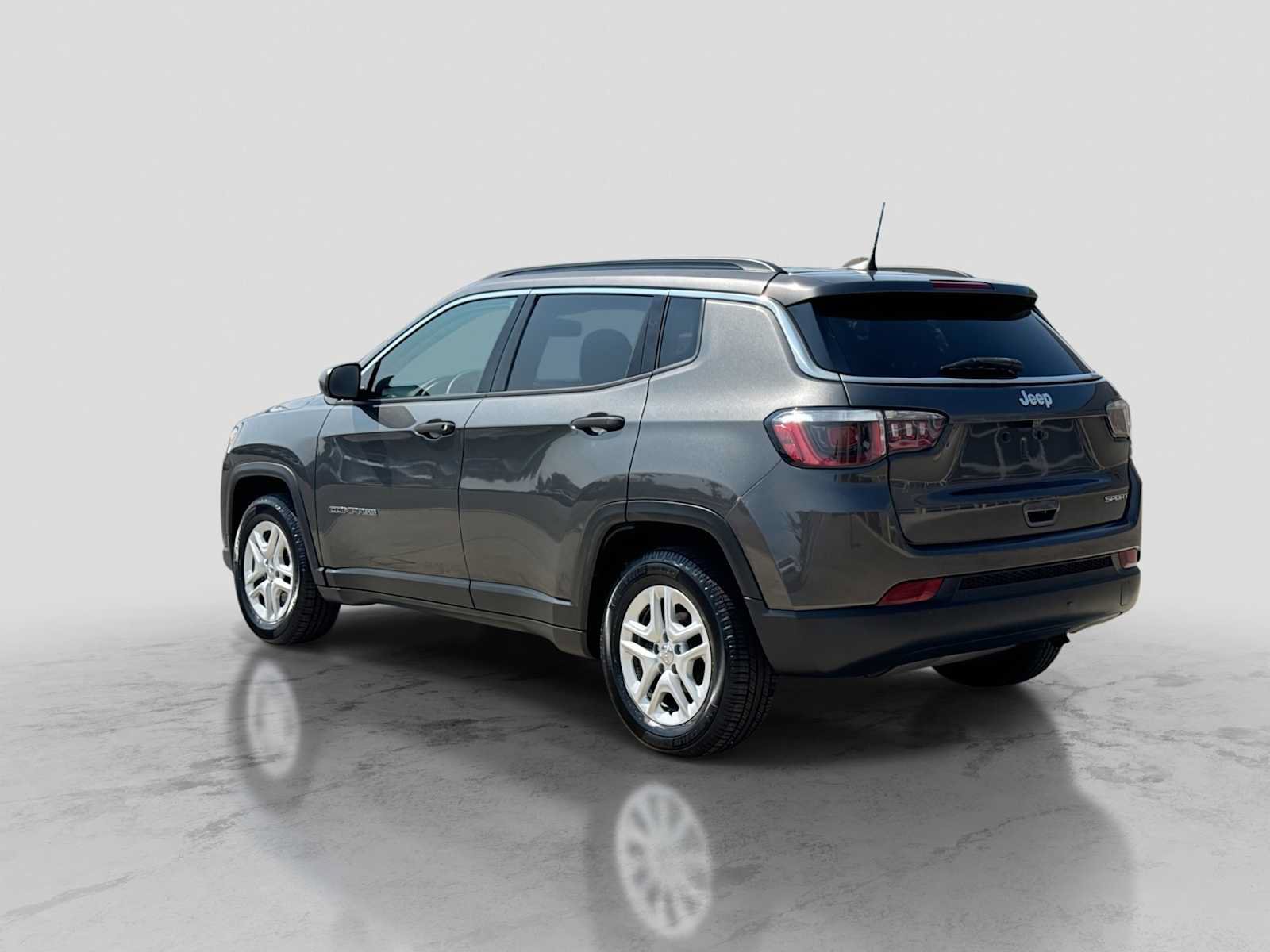 Used 2019 Jeep Compass Sport FWD image 4