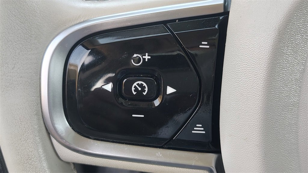 Used 2023 Volvo XC90 B6 Plus w/ Protection Package Premier image 16