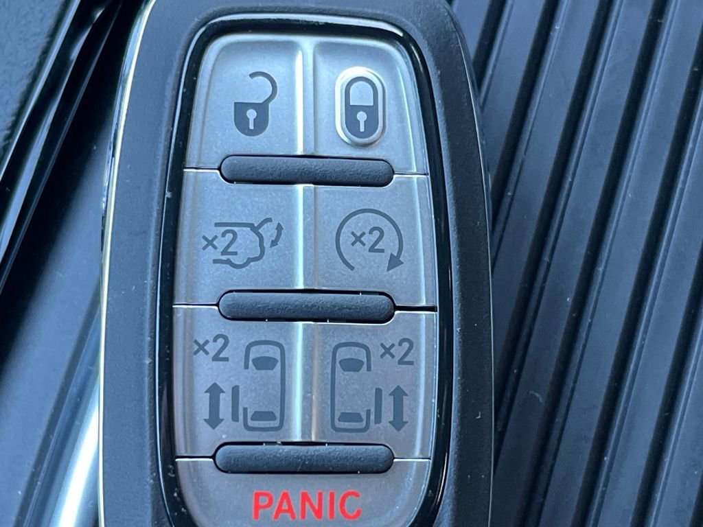 New 2026 Chrysler Pacifica Limited w/ S Appearance Package image 21