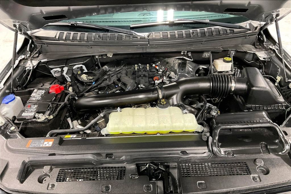 Used 2024 Ford Expedition Limited image 12