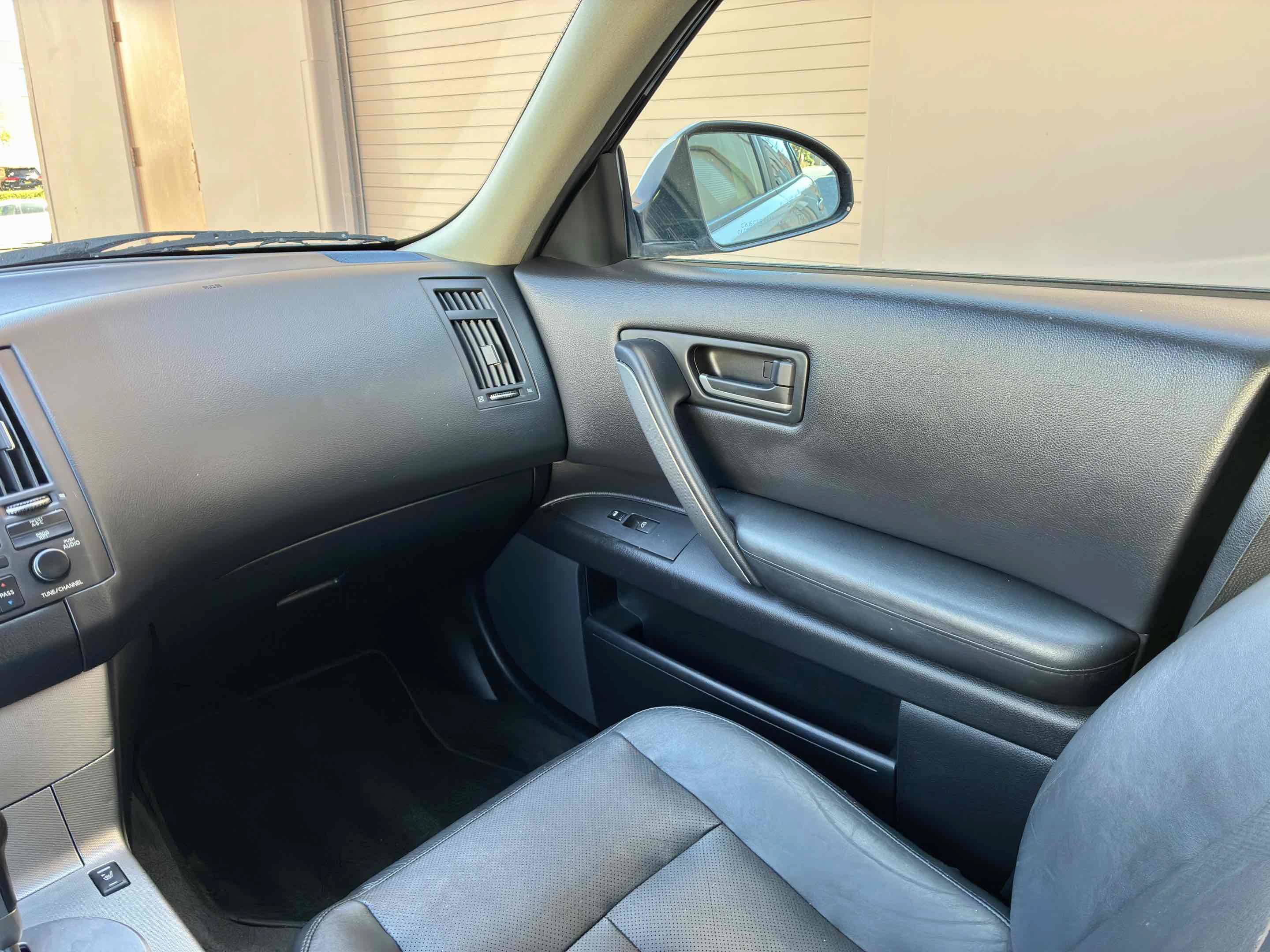 Used 2005 INFINITI FX45 AWD w/ (U01) Technology Pkg image 18