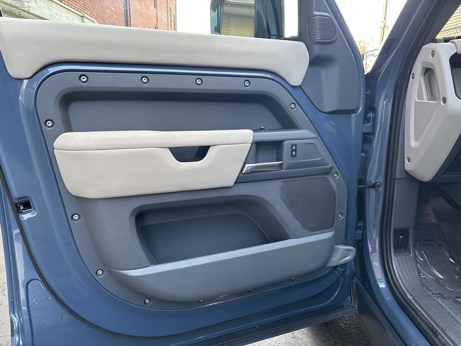 Used 2020 Land Rover Defender 110 S image 11