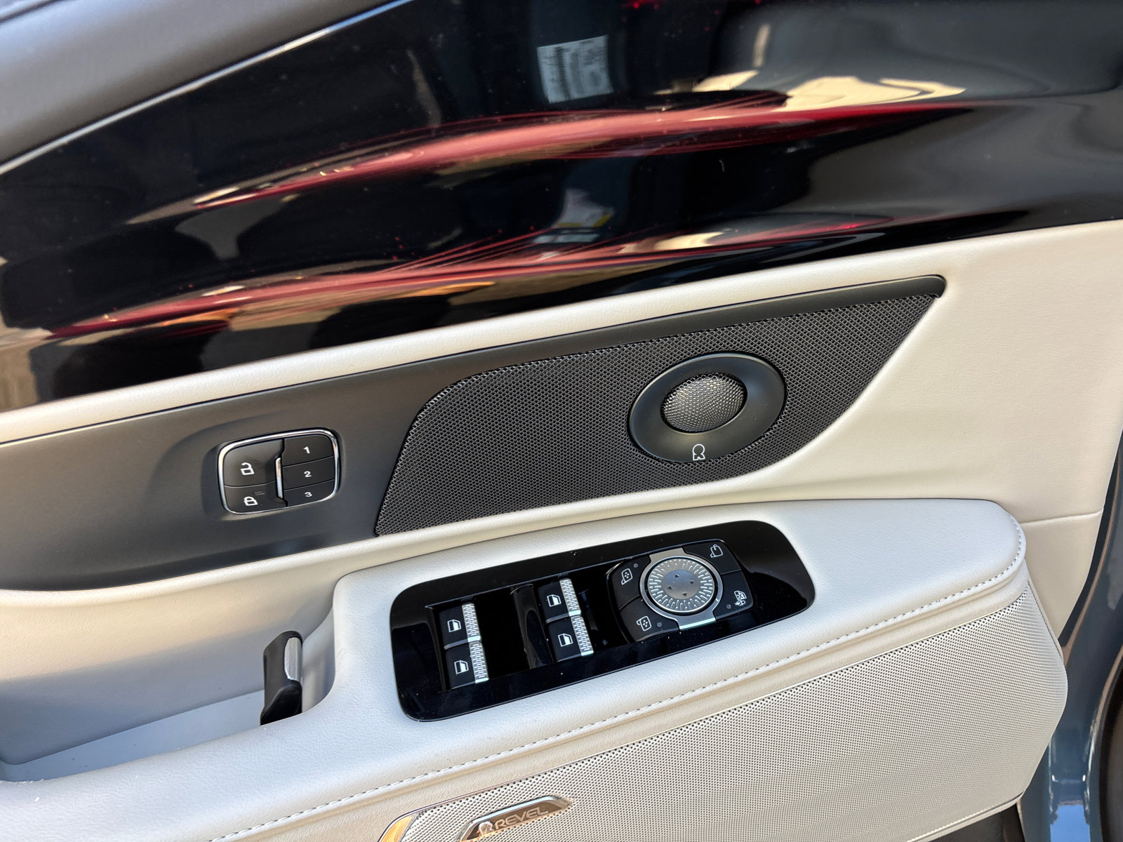 New 2026 Lincoln Nautilus Reserve AWD/4WD image 12