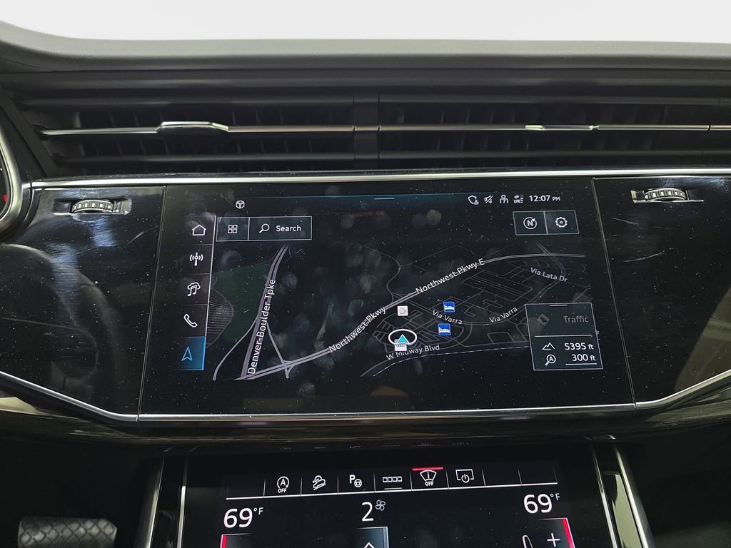 Used 2025 Audi Q8 Prestige w/ Prestige Package image 23