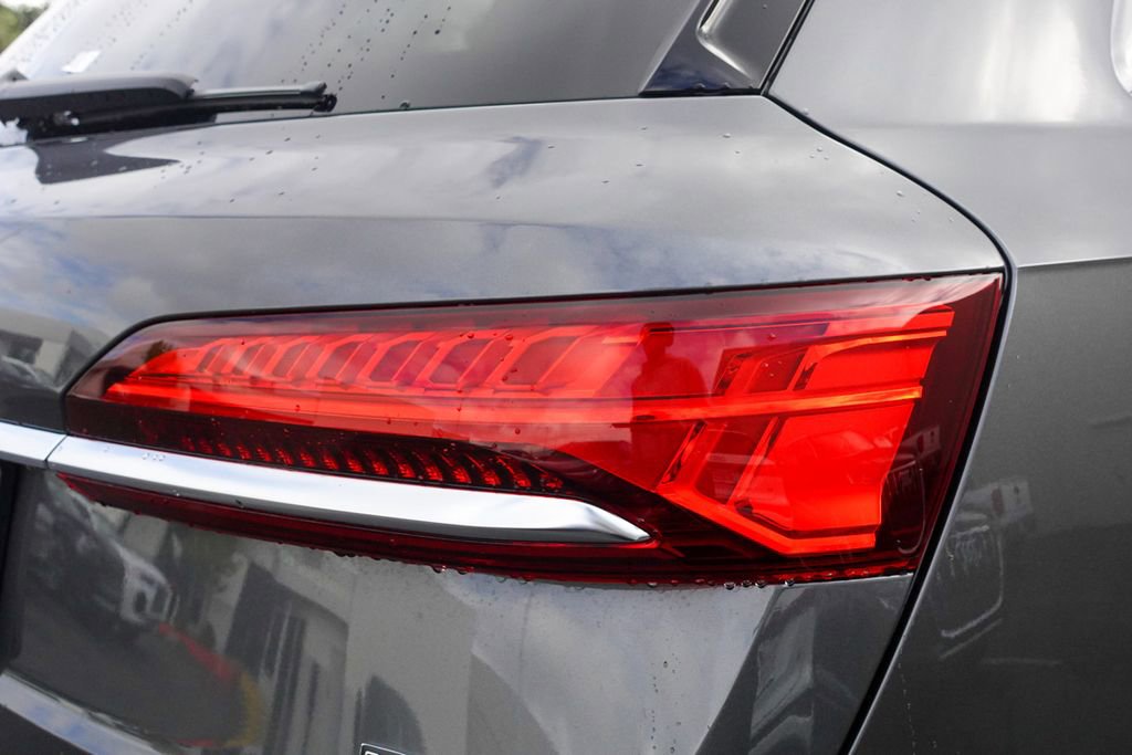New 2025 Audi Q7 3.0T Prestige image 7