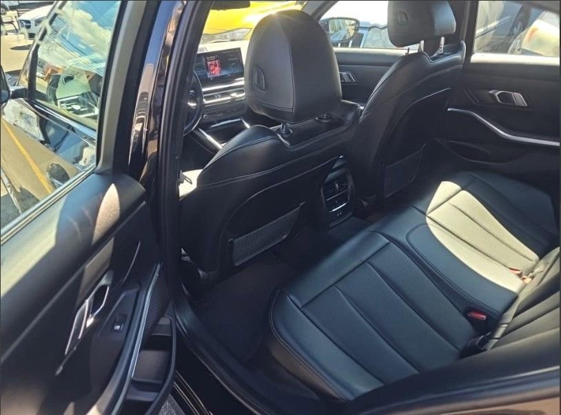 Used 2023 BMW 330i xDrive Sedan w/ Premium Package image 9