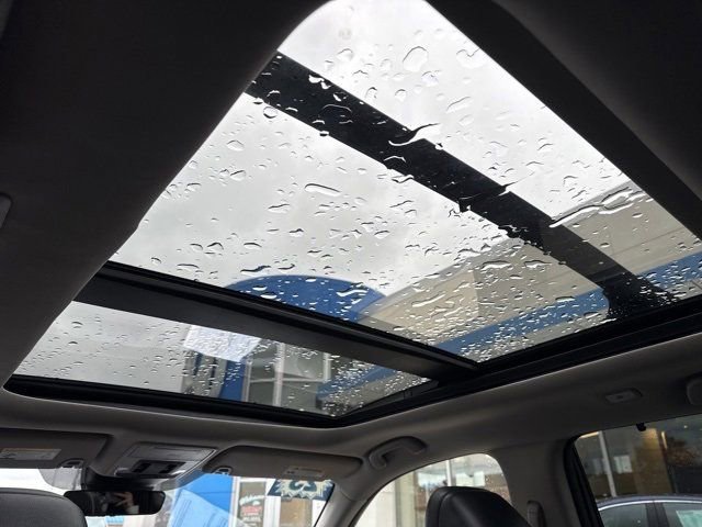 Used 2023 Honda Pilot Elite image 16