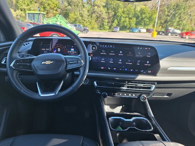 Used 2026 Chevrolet Traverse LT AWD/4WD image 14