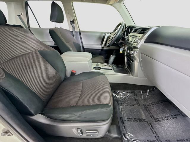 Used 2013 Toyota 4Runner SR5 image 25
