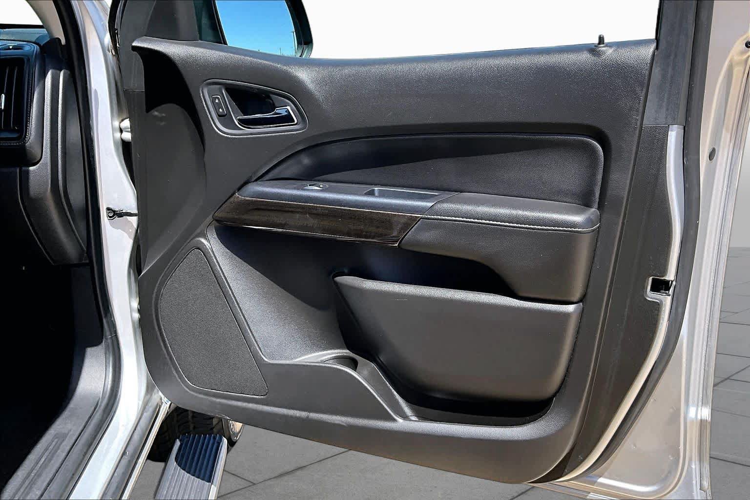 Used 2016 GMC Canyon SLT w/ Driver Alert Package RWD image 23