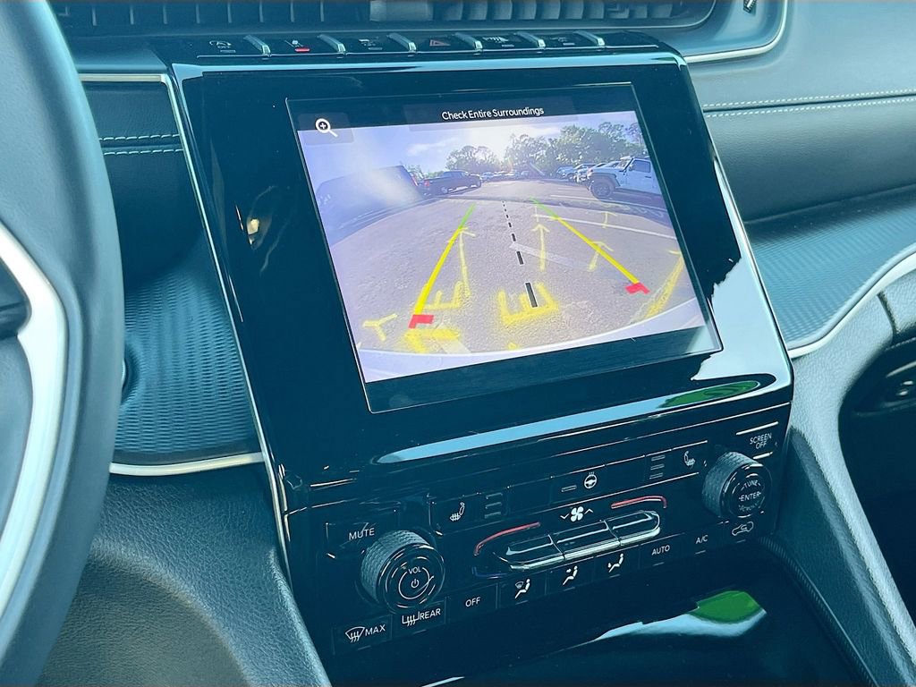 Certified 2023 Jeep Grand Cherokee Altitude AWD/4WD image 13