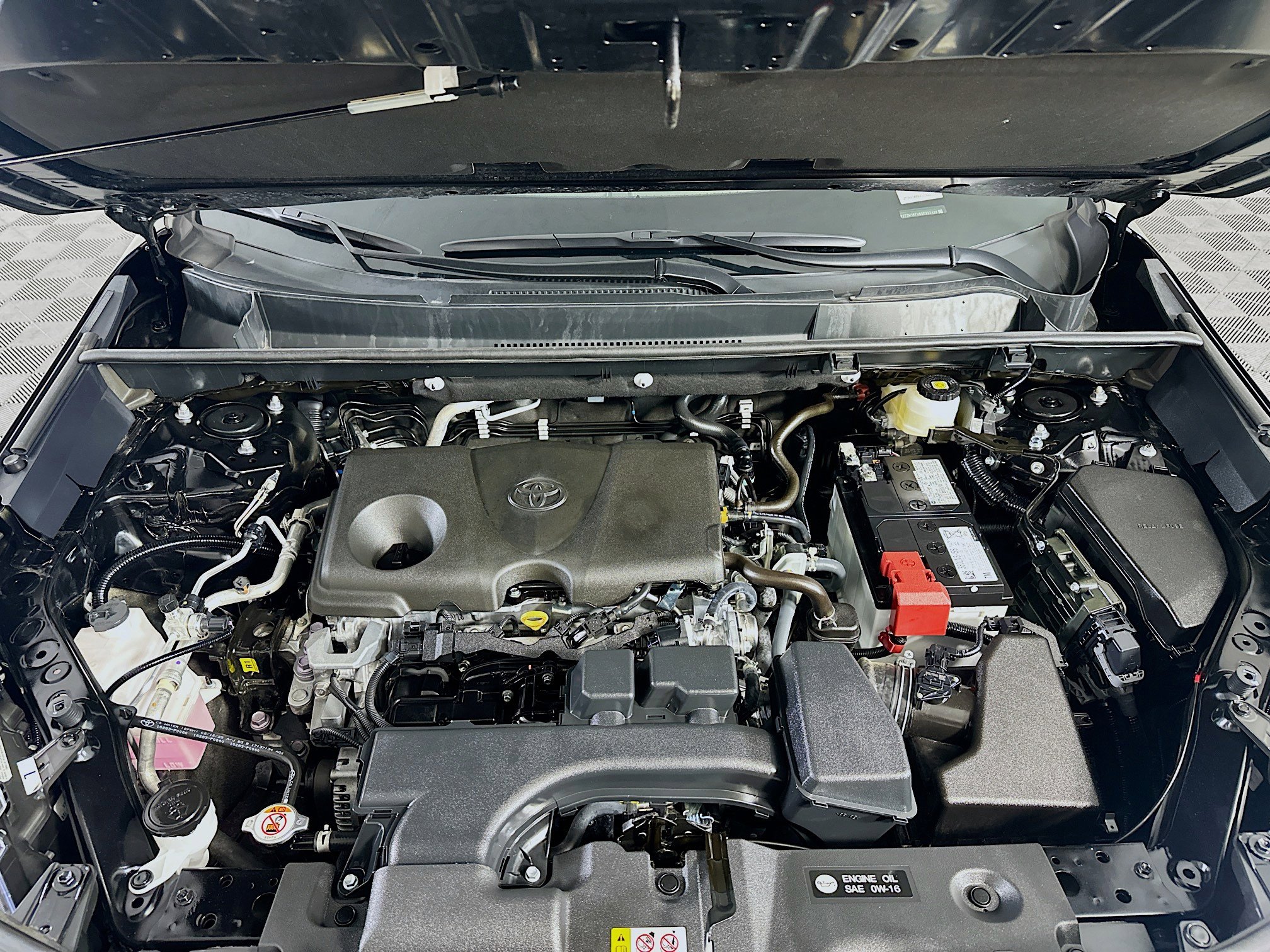 Used 2025 Toyota RAV4 XLE image 36