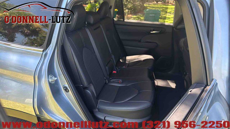 Used 2023 Toyota Highlander XLE FWD image 10