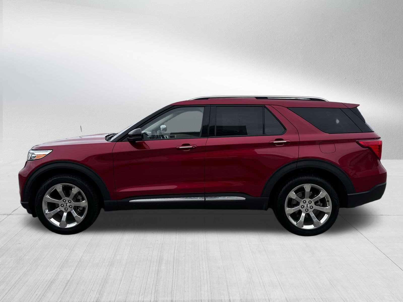 Used 2020 Ford Explorer Platinum w/ Premium Technology Package AWD/4WD image 4