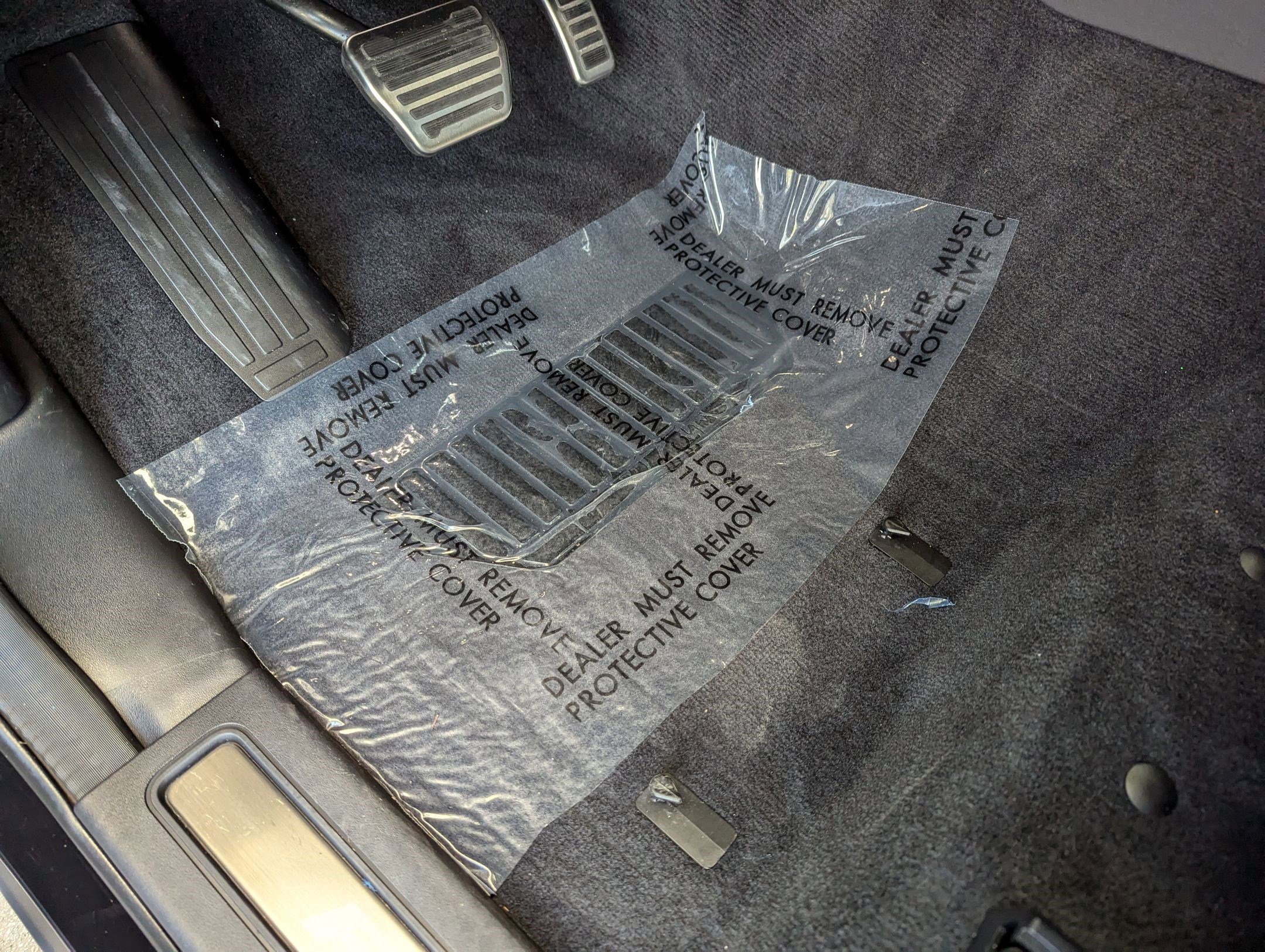 Used 2023 Land Rover Discovery S R-Dynamic image 17