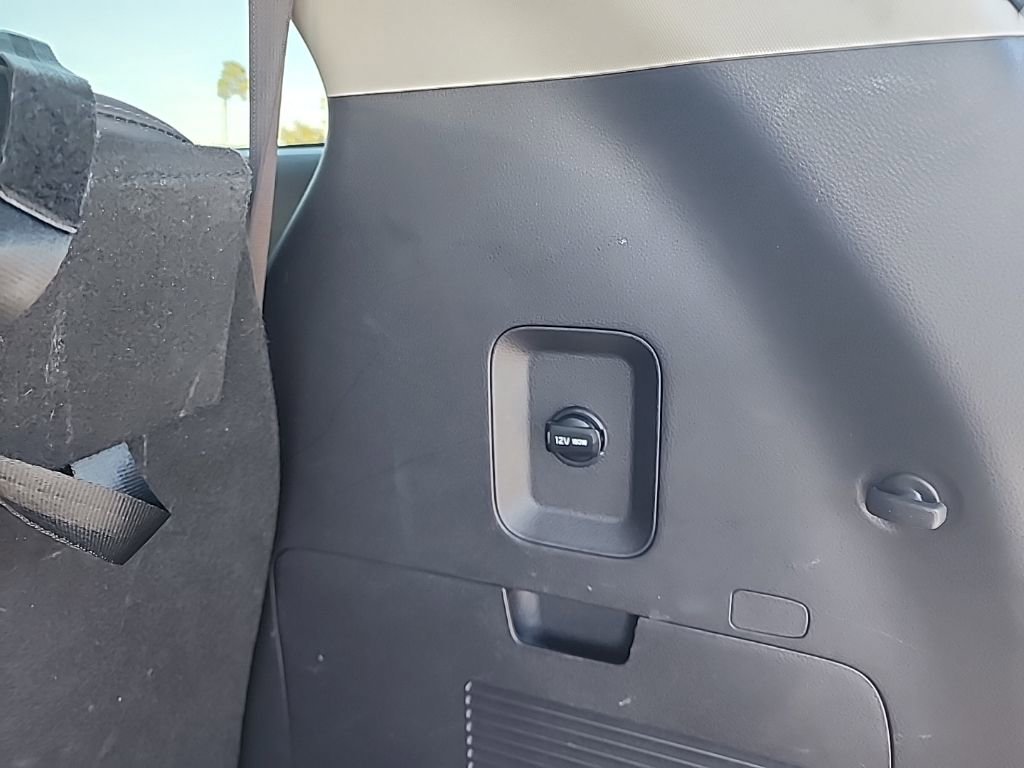 Used 2025 Kia Carnival image 10