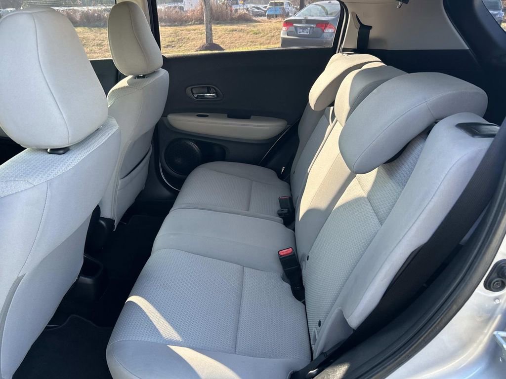 Used 2022 Honda HR-V LX image 17