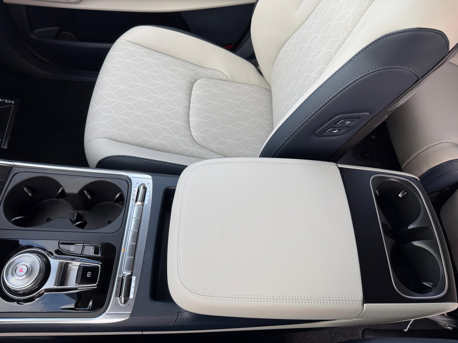 New 2026 Kia Carnival SX image 14