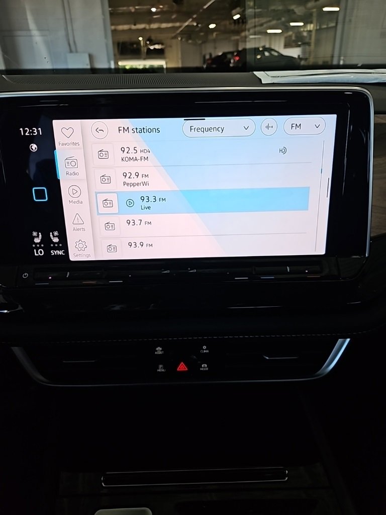 New 2026 Volkswagen Atlas SE image 32